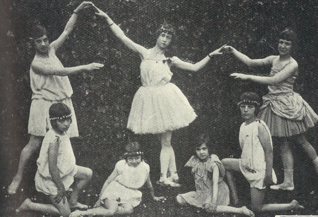 'Miss Lynda Richards (centre), with her pupils, who gave exhibition dances'<br><small><i>Cheltenham Chronicle and Gloucestershire Graphic</i> 29 May 1926</small>